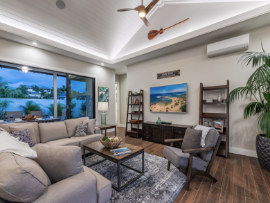Kauai Luxury At Its Finest Walk to Beaches Six Bedrooms